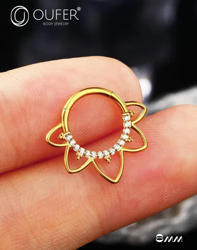 Vista 8 de OUFER Joyería para Piercing Daith, Aretes Daith de Acero Inoxidable 316L, Arete de Aro Daith con Diseño de CZ Transparente 16G, Joyería