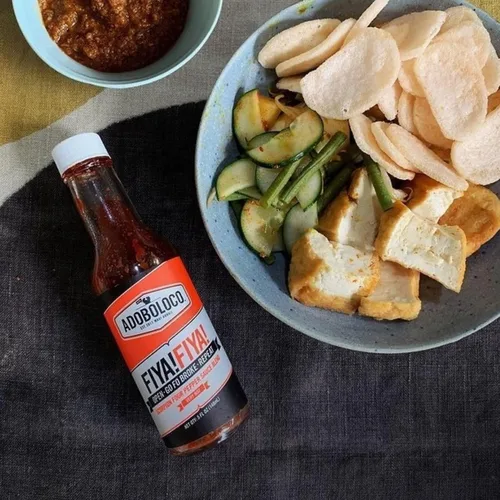 Vista 2 de Adoboloco ¡Salsa picante FIYA! FIYA! (paquete de 3) Salsa de 5 oz Mezcla de salsa de chile ardiente extremadamente picante súper sabrosa