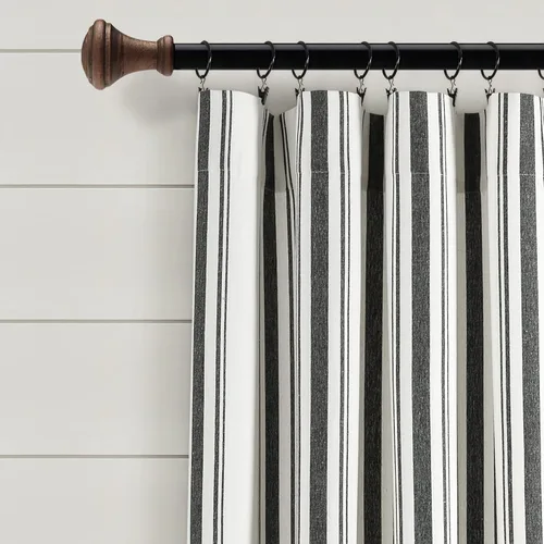 Vista 2 de Lush Decor Farmhouse Stripe - Par de paneles de cortinas de ventana de algodón teñido con hilo a rayas, 42" An x 84" L, Negro - Encanto rústico