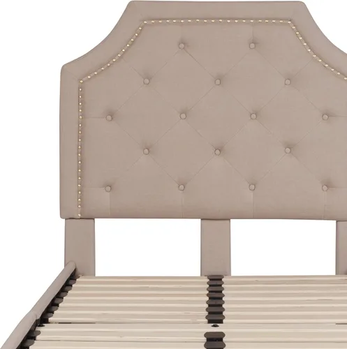 Vista 7 de EMMA + OLIVER Base de cama tapizada con diseño arqueado y diseño capitoné en tela beige