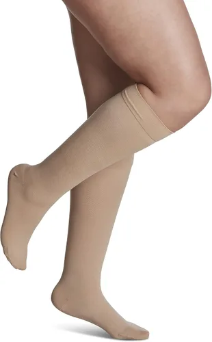 Vista 9 de SIGVARIS Essential Opaque 860 - Calcetines altos para pantorrilla con agarre superior de 20-30 mmHg