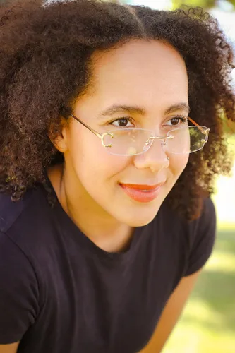 Vista 5 de FLAWLESS EYEWEAR Gafas de sol pequeñas y estrechas sin montura a la moda rectangulares lentes tintados de los años 90 sin marco para mujeres