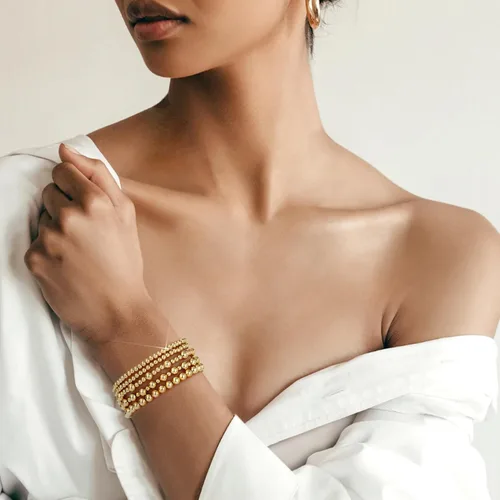 Vista 6 de adoyi - Pulseras de oro para mujer, impermeables, con cuentas de bolas chapadas en oro de 14K, pulseras ajustables apilables para regalos
