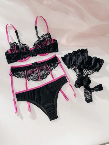 Vista 2 de WDIRARA Conjunto de lencería de encaje floral con medias para mujer