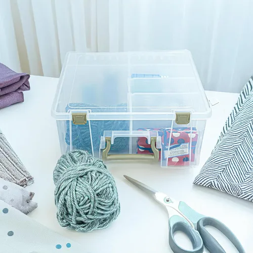 Vista 2 de ArtBin 6990AB Super Satchel Caja de Compartimentos de Doble Profundidad - Almacenamiento de Arte con 8 Compartimentos Removibles, Cierre Inteligente
