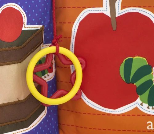 Vista 8 de World of Eric Carle, The Very Hungry Caterpillar Fun Foods - Mordedor de libro suave