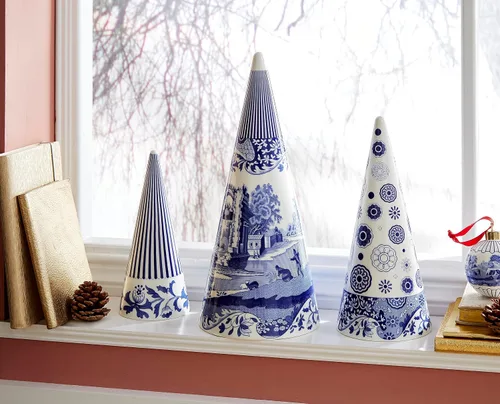 Vista 7 de Spode Topiario italiano azul en forma de cono – acento decorativo de porcelana de 13.6 pulgadas, diseño esculpido azul y blanco inspirado