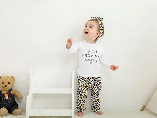Vista 4 de KuKitty Conjunto de 3 piezas de camiseta de manga larga y pantalones de flores con diadema