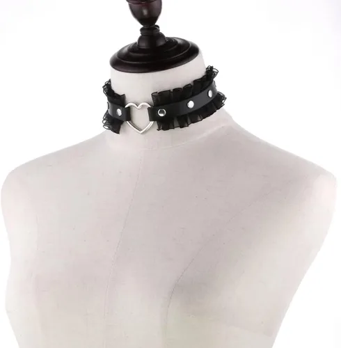 Vista 6 de eYLun Gargantilla ajustable gótica gótica para mujer, collar de cuero punk con corazón de encaje