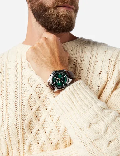 Vista 2 de SEIKO Reloj cinético de acero inoxidable para hombre con correa de cuero, marrón, 22 (modelo SKA791P1), Verde, Correa