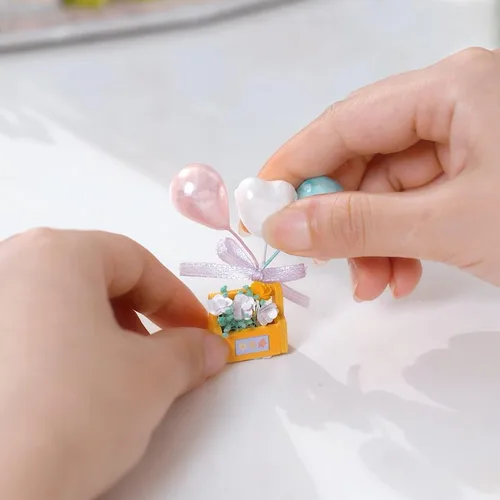 Vista 4 de Hands Craft Kit de casa en miniatura de bricolaje: tiempo de fiesta de vacaciones, kit completo de manualidades (DG153)
