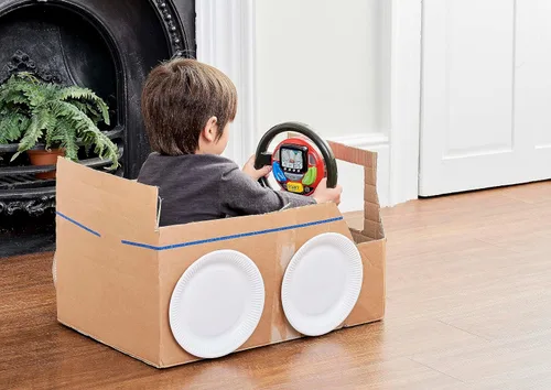 Vista 2 de Casdon Volante GPS. Juguete de conducción interactivo para niños de 18 meses en adelante. Cuenta con comandos hablados y sonidos realistas. Aumenta