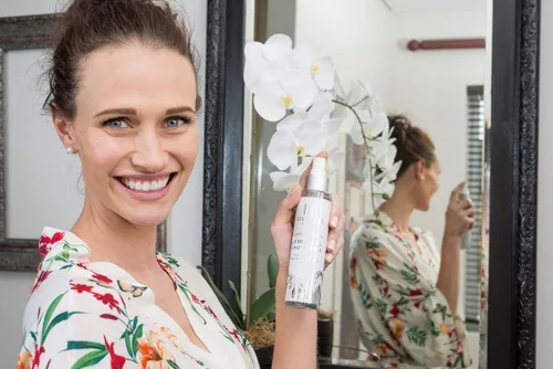 Vista 6 de Tónico hidratante orgánico para la cara antienvejecimiento, agua de rosas, hamamelis y aloe vera tonificante facial para mujeres. Spray de agua