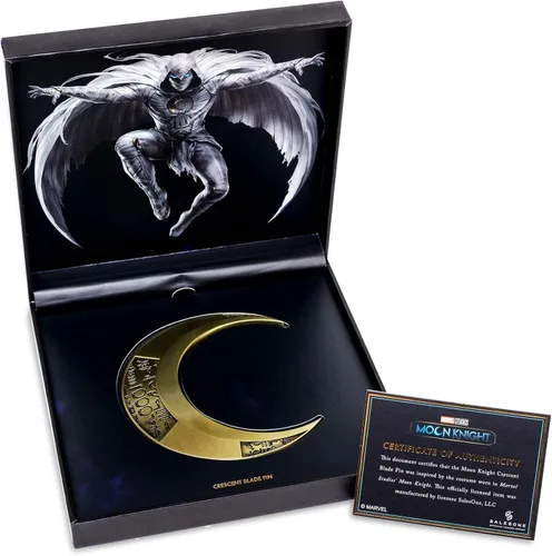 Vista 2 de Marvel Studios Moon Knight Crescent Blade Réplica Edición Limitada Esmalte Pin Exclusivo, Metal, Sin gemas.