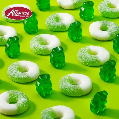 Vista 4 de Caramelos Albanese, anillos de manzana de goma, bolsa de 4.5 libras