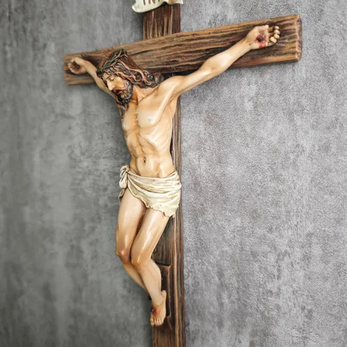 Vista 2 de Crucifijo Católico de Pared BC, Decoración Inspiracional del Hogar de Jesucristo, Regalo Religioso Devoto, 10"H, Escultura Renacentista Hecha a Mano