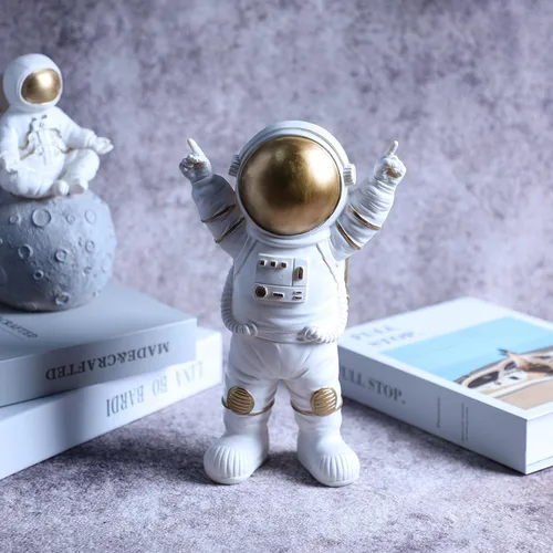 Vista 4 de Colias Wing Estatuas de astronauta, escultura, adorno para el hogar, artes y manualidades, accesorios de escritorio, decoración de mesa, soporte