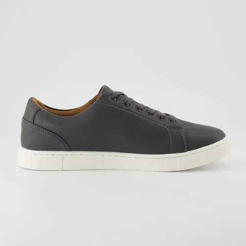 Vista 4 de CUSHIONAIRE Tenis Princeton con cordones y espuma cómoda para hombre