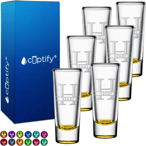 Vista 22 de Vaso de chupito personalizado con fondo negro personalizado de 2 oz, vasos de chupito cordiales con inicial y nombre en script dividido