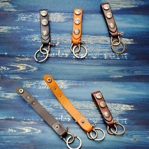 Vista 7 de 1PCS Horseshoe Buckle Cross Wrench Leather KeyChain Vintage Car Key Fob Genuine Leather KeyRings for Men&Women
