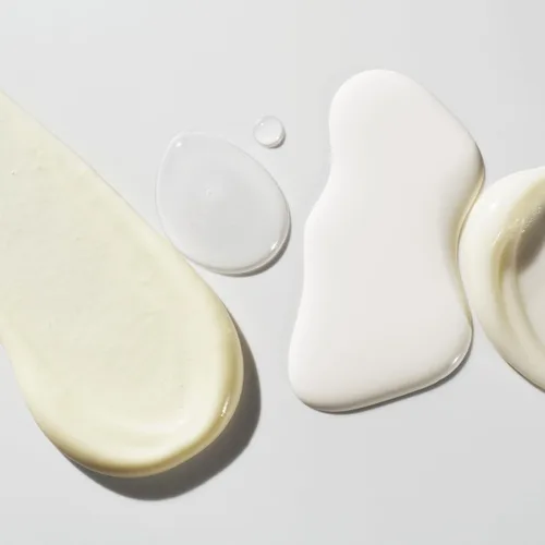 Vista 4 de Rodan + Fields Régimen inverso: limpiador, tónico, loción SPF 50 y tratamiento Hidratante diario Contiene vitamina C y retinol Juegos y kits