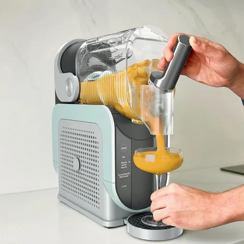 Vista 7 de SLUSHi con tecnología RapidChill, fabricante profesional de bebidas congeladas con jarra de 96 onzas, 5 programas Auto-iQ y boquilla