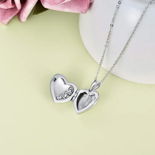 Vista 4 de AOBOCO Collar con medallón de corazón que sostiene fotos en plata de ley 925 con diseño de mariposaflores para mujeres cristales de Austria Plata