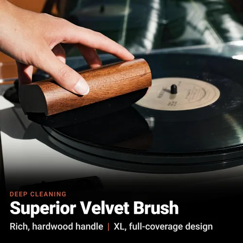 Vista 4 de Vinyl Buddy Kit de limpieza definitivo de discos de vinilo de 5 piezas Incluye: limpiador de discos - Cepillo de terciopelo, microfibra y lápiz