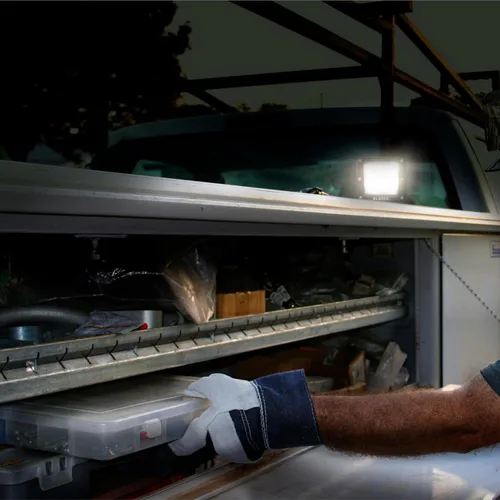 Vista 8 de Reflector LED de 2 pulgadas de "Blazer International Trailer & Towing Accessories", Bar