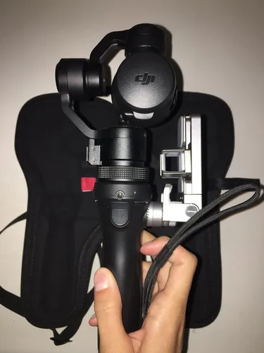 Vista 2 de DJI Osmo (NA) cámara portátil totalmente estabilizada 4 K 12 MP