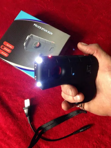 Vista 4 de DZS pistola de mano pistola aturdidora luz LED batería recargable