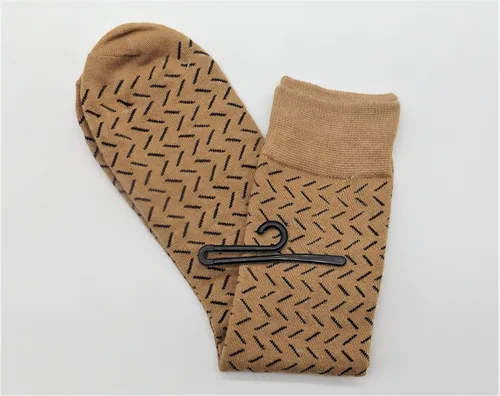 Vista 4 de NAHANCO SH1-100 Ganchos de plástico para calcetines, 3 1/2", negro, 100 piezas