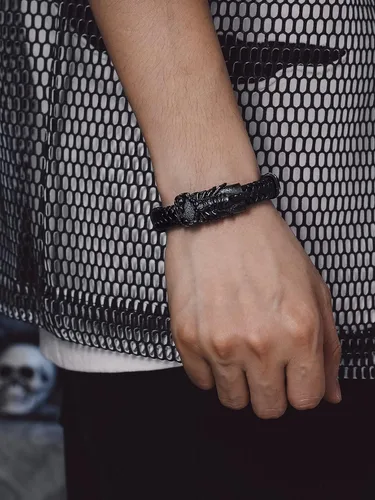Vista 3 de Bandmax Pulsera trenzada de cuero negro para hombre con colgante gótico punk, pulsera de cuero con hebilla de acero inoxidable, paquete de regalo