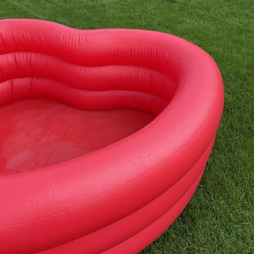 Vista 5 de Ban.do Piscina inflable formada novedad, corazón rojo Grande de 70 x 63 x 24 pulgadas con 4 válvulas de aire y orificio de drenaje, bonita