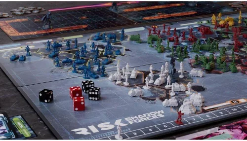 Vista 5 de Hasbro Gaming Avalon Hill Risk Shadow Forces - Juego de mesa de estrategia, juegos de guerra para adultos y familia, a partir de 13 años, para 3-5