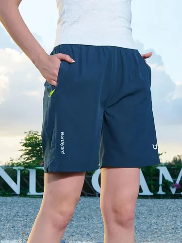 Vista 33 de NORTHYARD Pantalones cortos deportivos de senderismo para mujer, de secado rápido, ligeros, para gimnasio, entrenamiento, con 3 bolsillos