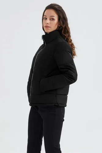 Vista 3 de Orolay Chaqueta acolchada ligera para mujer, abrigo de invierno de longitud corta casual