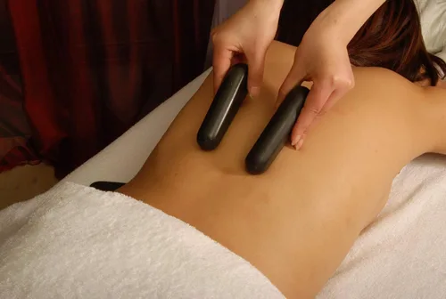 Vista 2 de Master Massage 2 piezas de forma triangular basalto presión punto gatillo piedra caliente herramienta pulgar ahorro paquete, negro