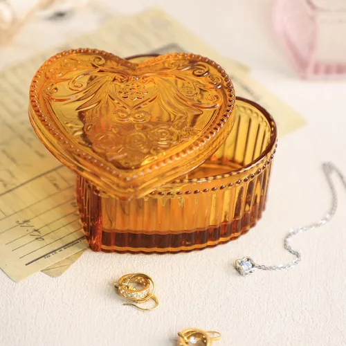 Vista 5 de Gaolinci Caja de almacenamiento de vidrio de cristal en forma de corazón con relieve Caja de joyería Caja de dulces con tapa - Ámbar