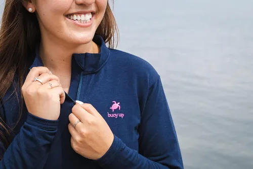 Vista 2 de Styles - Camiseta ecológica de rayón de bambú con cremallera corta para mujer