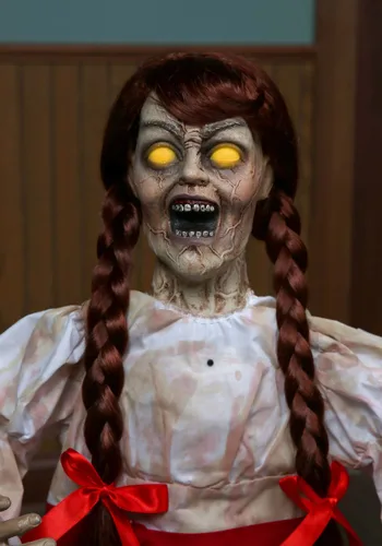 Vista 2 de Muñeca Poseíble Niña Embrujada Tenebrosa de 32 Pulgadas Multicolor