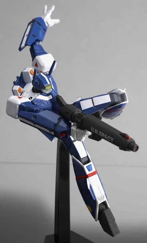 Vista 4 de Kaiyodo Revoltech: VF-1J Valkyrie de Max