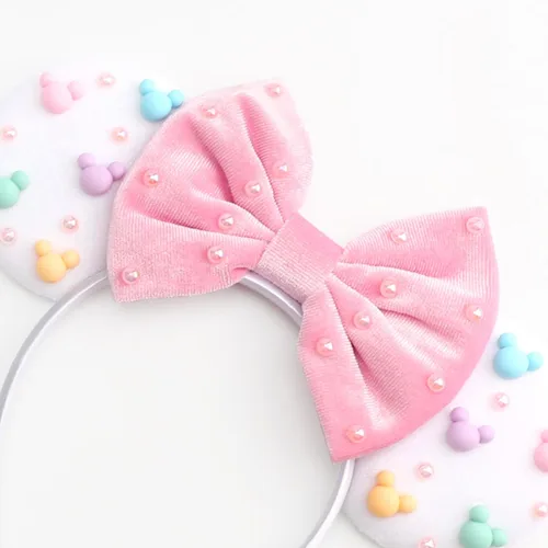 Vista 4 de DRESHOW Diademas de orejas de ratón para mujer, con orejas de Mickey y perlas blancas lisas, bandas para la cabeza de lazo, banda de terciopelo