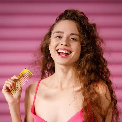 Vista 5 de Patelai Peine de dientes anchos, peine desenredante grande para cabello rizado, húmedo y seco, sin mango, accesorios desenredantes (ámbar)
