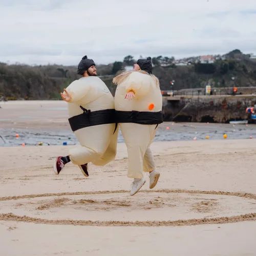 Vista 3 de Bodysocks Disfraz de luchador de sumo inflable para adultos
