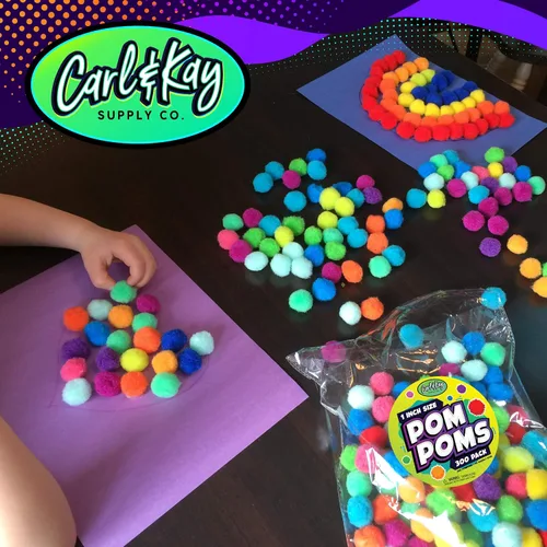 Vista 2 de Carl & Kay [300 piezas] 250 pompones de 1 pulgada y 50 ojos saltones - Pompones para manualidades - Pompones para manualidades en colores surtidos