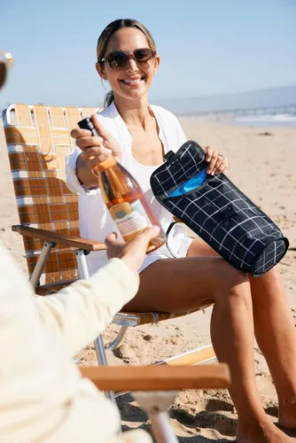Vista 6 de PackIt Bolsa doble congelable para botella, construida con tecnología EcoFreeze y forro antimicrobiano, plegable, reutilizable, cierre