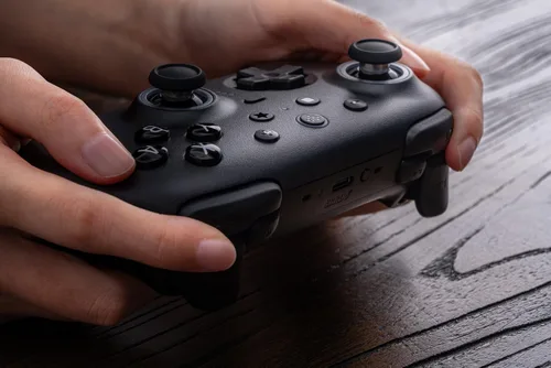 Vista 11 de 8Bitdo Ultimate 2 Bluetooth Controller for SwitchSwitch 2 & Windows PC, Switch Pro Controller with TMR Joysticks, Switchable Hall EffectTactile