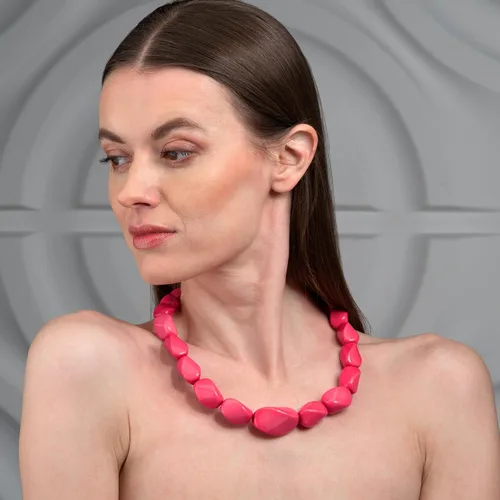 Vista 5 de ZAVANA Collar llamativo de 22 pulgadas de largo para mujer, hecho a mano, bohemio, elegante, grueso, con eslabones de resina trenzados