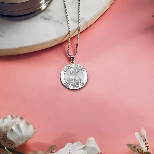 Vista 6 de PicturesOnGold.com Medalla religiosa Saint Blaise - 1 pulgada tamaño de un cuarto - plata de ley